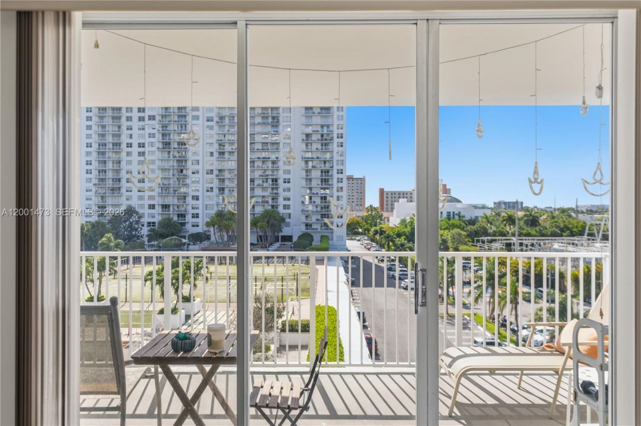 2851 NE 183rd St, Unit 502E, Aventura, FL 33160 Photo