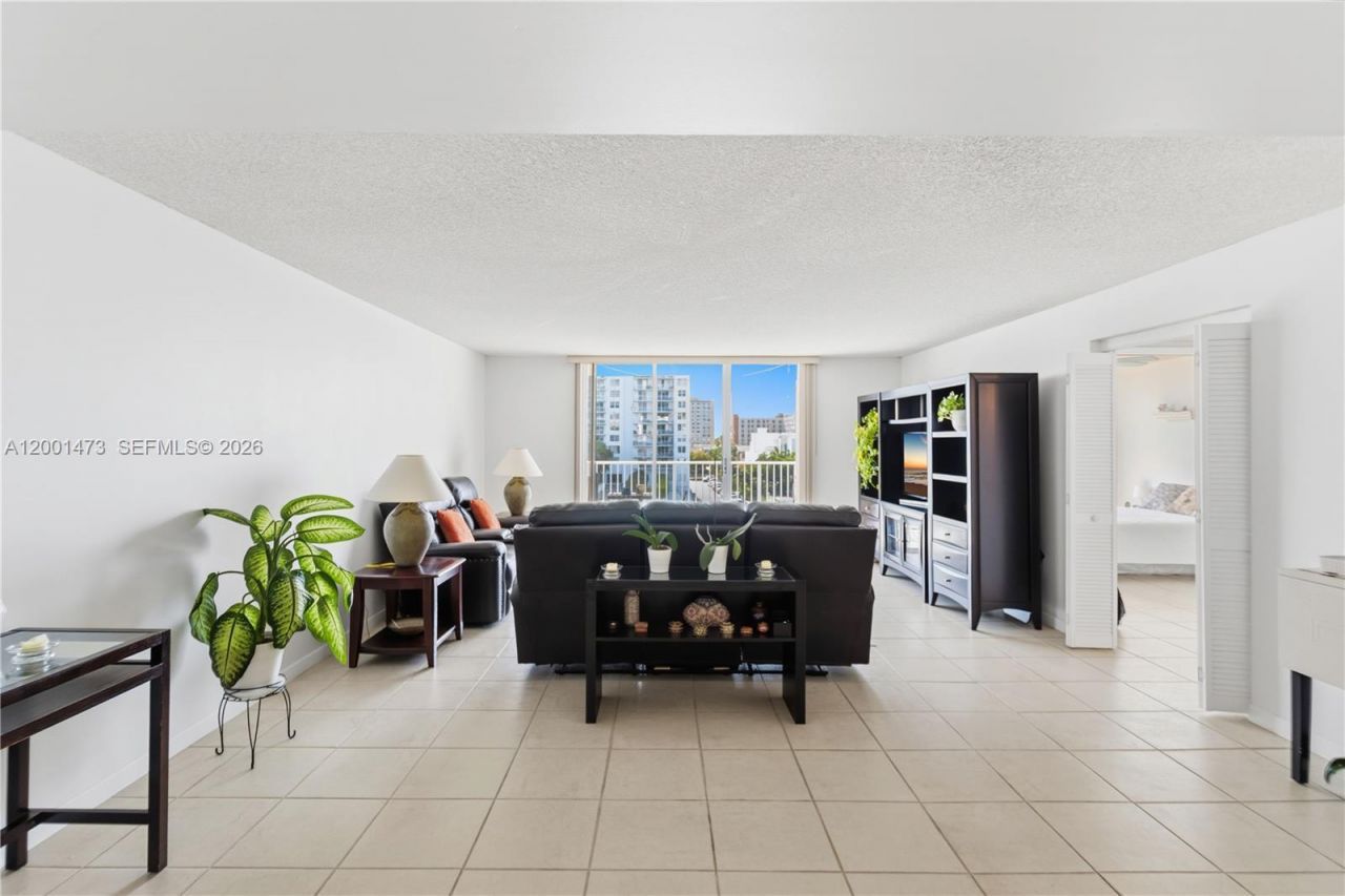 2851 NE 183rd St, Unit 502E, Aventura, FL 33160 Photo