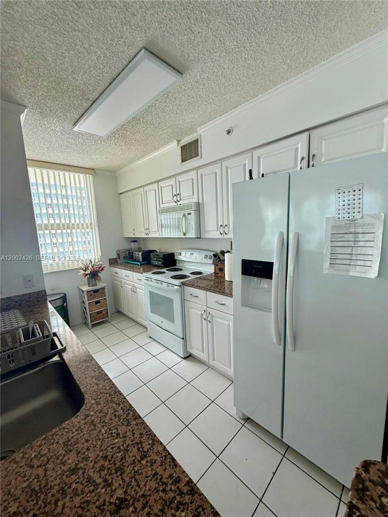 1155 Brickell Bay Dr , Unit 1702, Miami, FL 33131 Photo