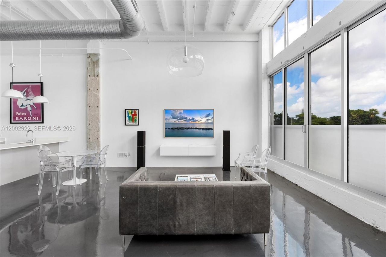 8101 Biscayne Blvd , Unit R-306, Miami, FL 33138 Photo