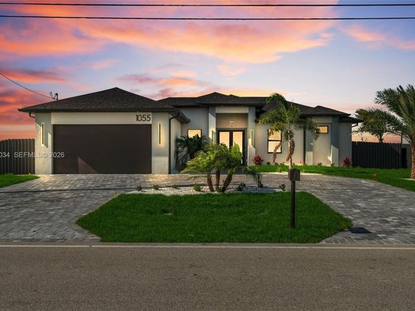 1055 Embers PKWY W , Cape Coral, FL 33993