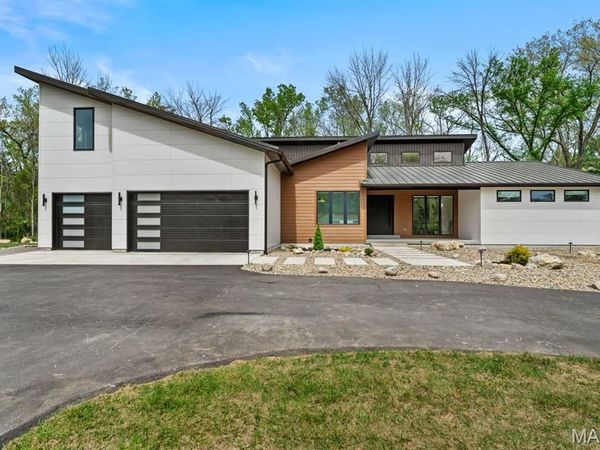 4513 Du Bourg Lane, St Louis, MO 63128