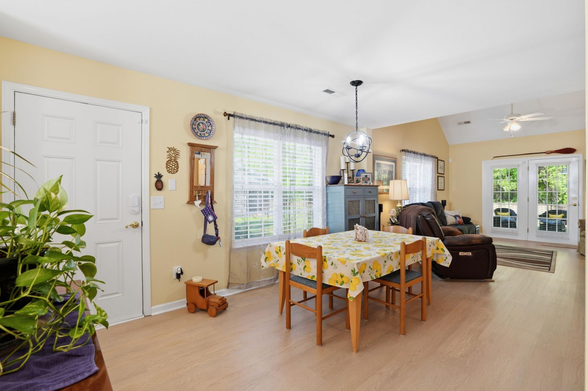 8663 Grassy Oak Trail Photo 5