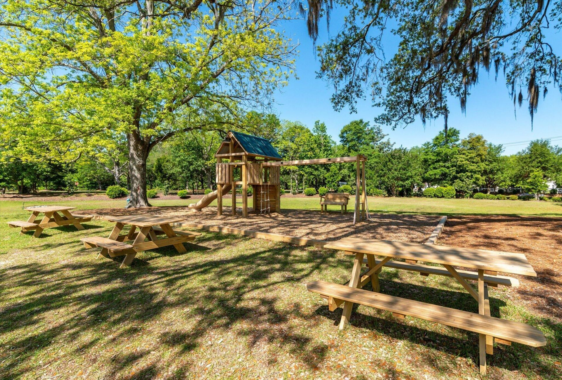 135 Pine Gate Drive Photo 32