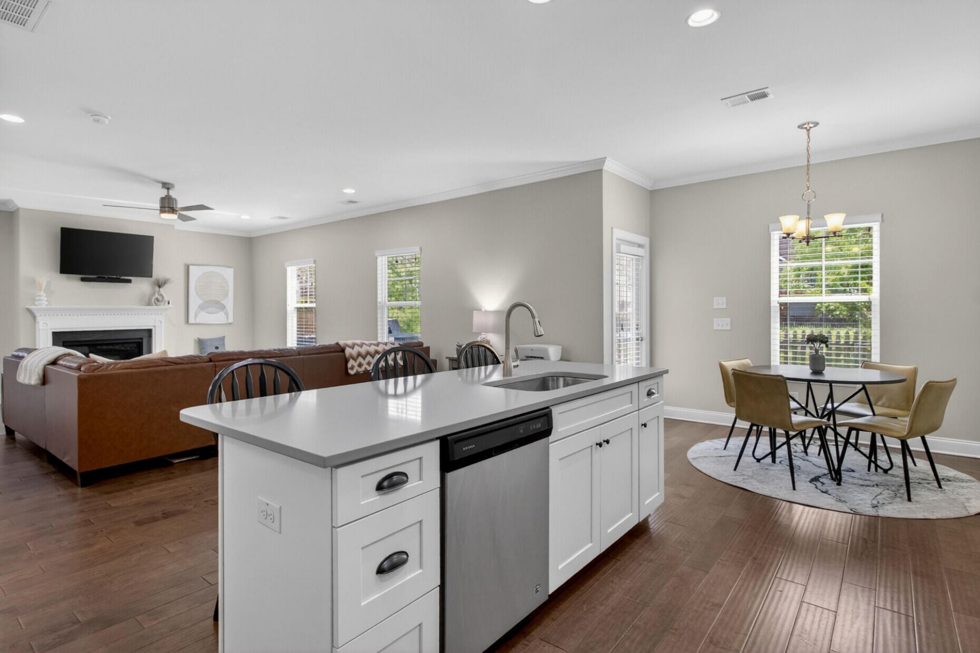 1089 Fort Johnson Road Photo 10