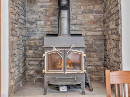 1724 Mohican Drive, South Lake Tahoe, CA 96150 Photo