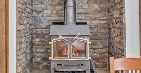 1724 Mohican Drive, South Lake Tahoe, CA 96150 Photo