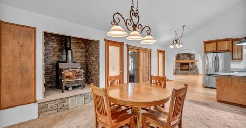 1724 Mohican Drive, South Lake Tahoe, CA 96150 Photo