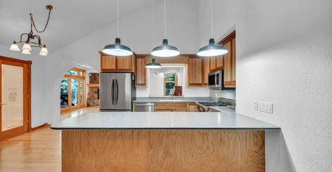 1724 Mohican Drive, South Lake Tahoe, CA 96150 Photo