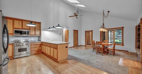 1724 Mohican Drive, South Lake Tahoe, CA 96150 Photo