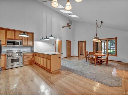 1724 Mohican Drive, South Lake Tahoe, CA 96150 Photo