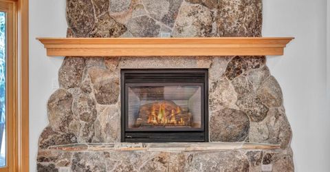 1724 Mohican Drive, South Lake Tahoe, CA 96150 Photo