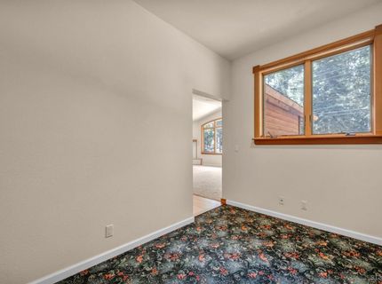 1724 Mohican Drive, South Lake Tahoe, CA 96150 Photo