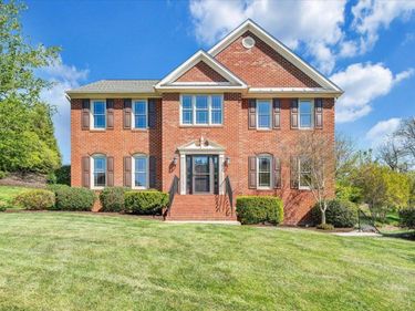 7706 Hollins Court Circle, Roanoke, VA 24019