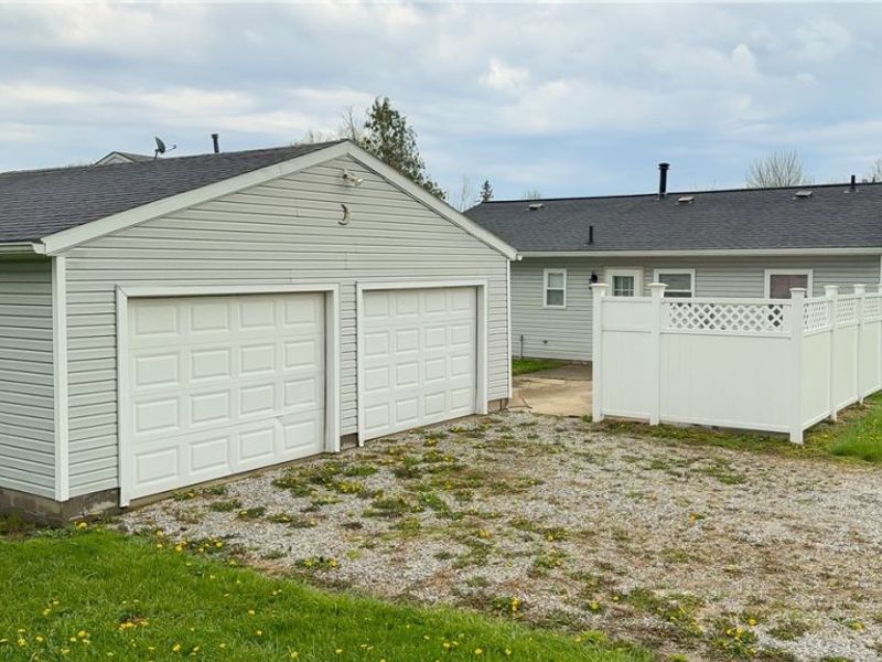 9841 Green Drive, Windham, OH 44288 Photo 3