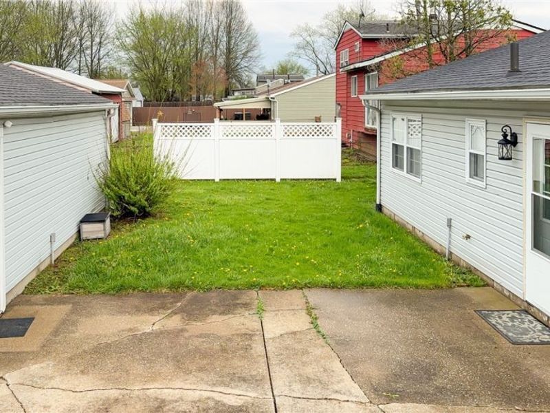 9841 Green Drive, Windham, OH 44288 Photo 5