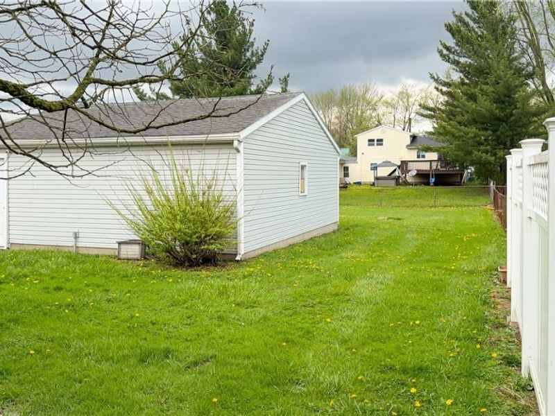 9841 Green Drive, Windham, OH 44288 Photo 6