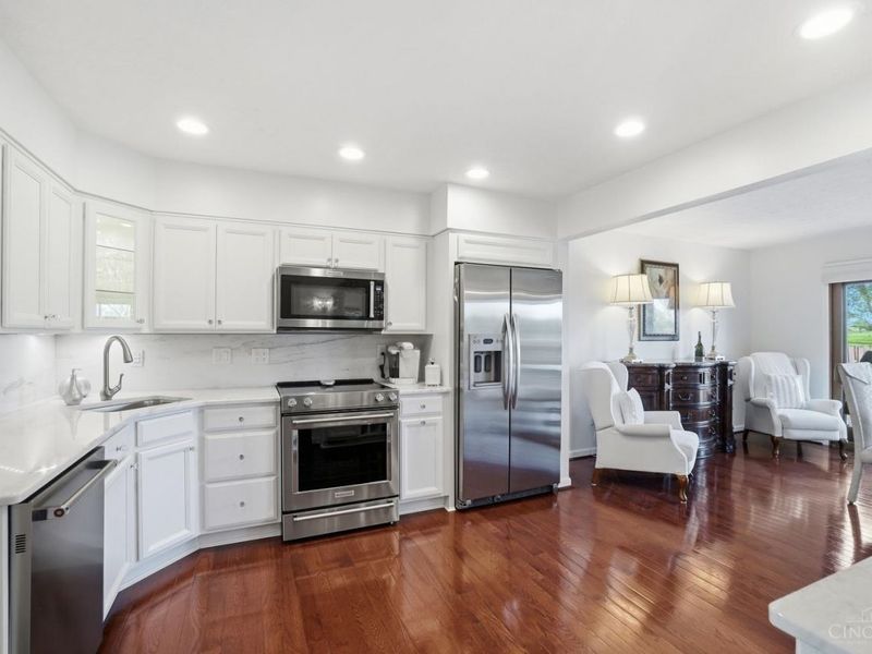 566 Maple Lane, Mason, OH 45040 Photo 2