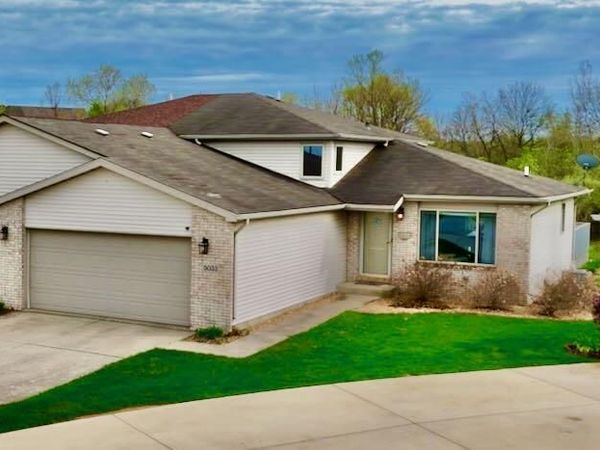 5033 W 92nd Avenue, Crown Point, IN 46307