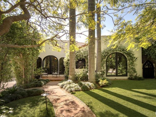 819 N La Jolla Avenue, Los Angeles, CA 90046