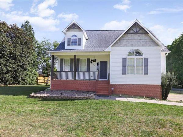 100 Woodstaff Road, Kernersville, NC 27284