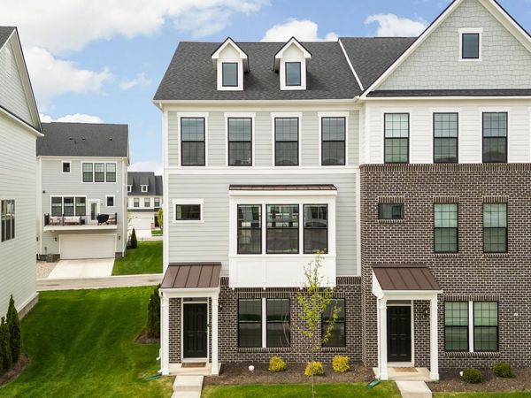 3252 Haflinger Drive, Zionsville, IN 46077