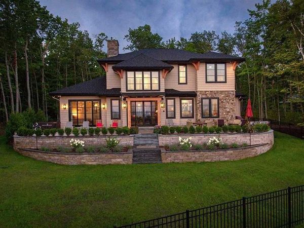 11649 Summerhill Way, Charlevoix, MI 49720