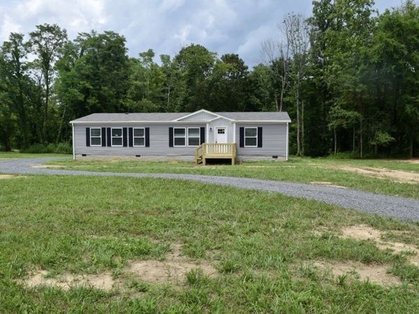 2166 Shrum Cemetery Rd , Westmoreland, TN 37186