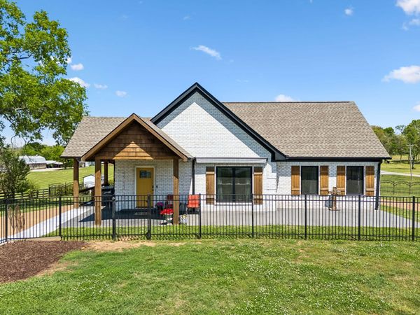 2104 Williamsport Pike, Columbia, TN 38401