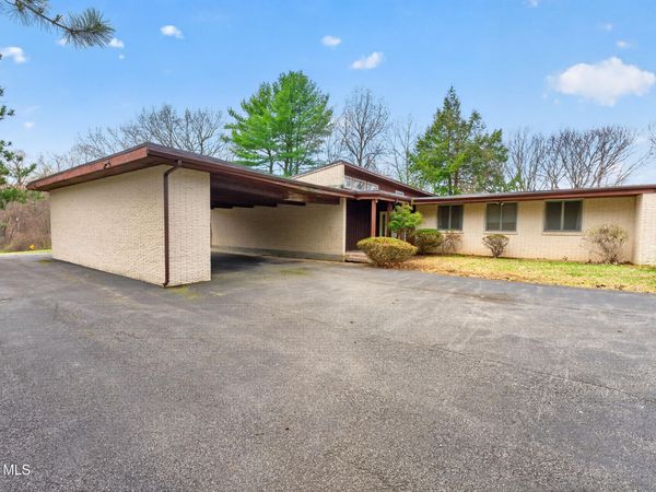 20 Alsid Court, Troy, NY 12180