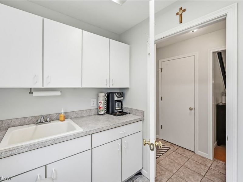 57 Timber Lake Drive, Hubbard, OH 44425 Photo 18