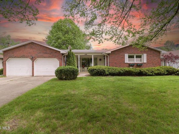 516 Lorraine Avenue, Bowling Green, OH 43402