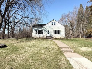 207 Grove Street N, Mora, MN 55051