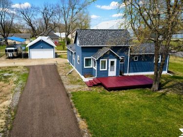 224 S Market Street , Shickley, NE 68436