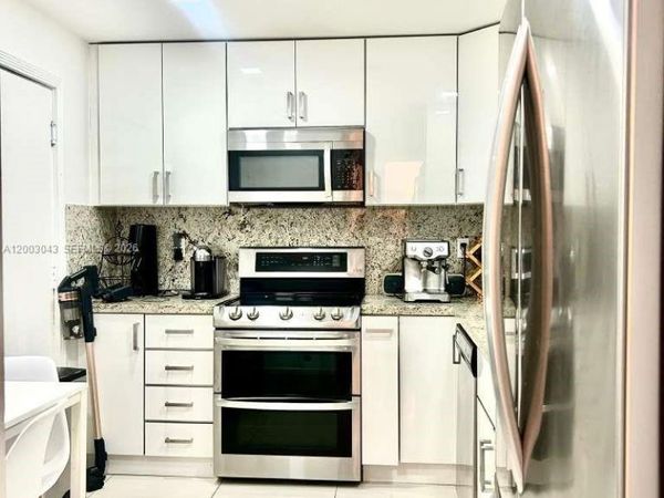 9500 W Bay Harbor Dr , Unit 2G, Bay Harbor Islands, FL 33154