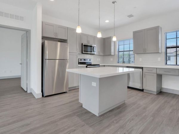 600 NE 14th Court, Unit 103, Fort Lauderdale, FL 33304