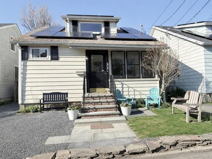 32 9th Avenue Sea Cliff, NY 11579