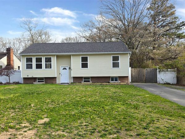 6A Murray Lane , Coram, NY 11727