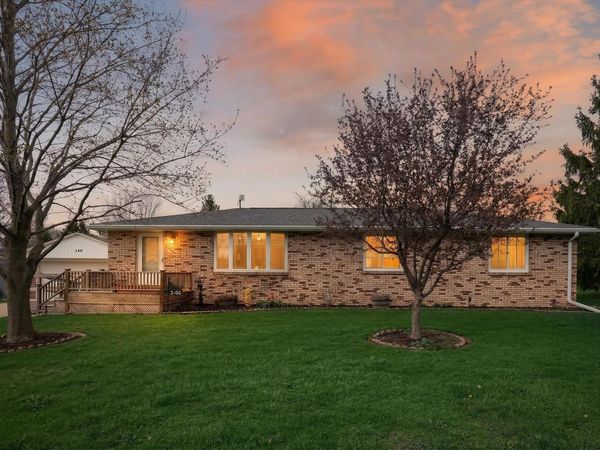 340 W Shaffer Street , Dakota, IL 61018