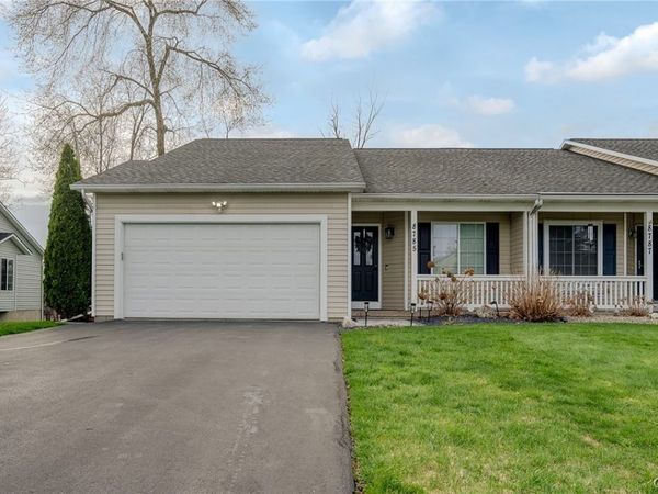 8785 New Country Drive , Cicero, NY 13039