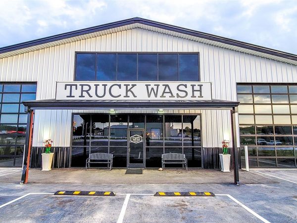 1228 W Gentry Street , Checotah, OK 74426