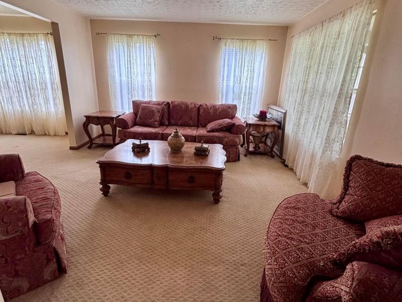 165 Wyckshire Drive, Pataskala, OH 43062 Photo 3