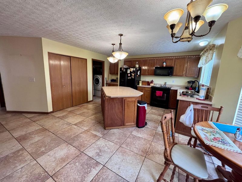 165 Wyckshire Drive, Pataskala, OH 43062 Photo 7