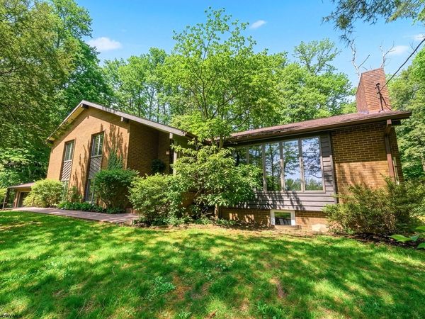 606 Poplar Woods Drive, Morgantown, WV 26505