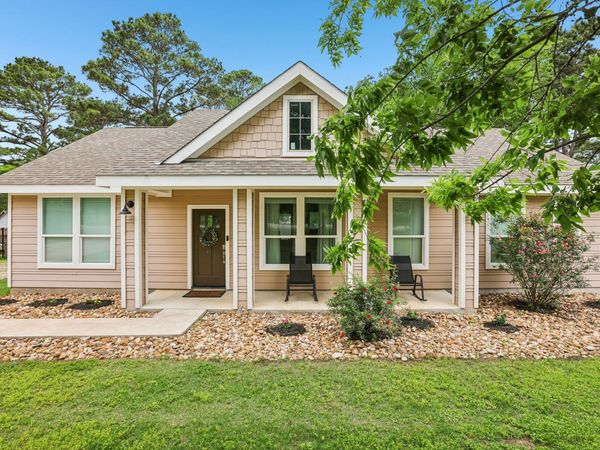 112 Twin Lakes LN , Bastrop, TX 78602