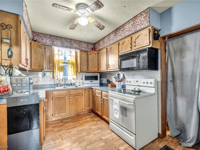 1815 Walden Avenue NW, Canton, OH 44709 Photo 11