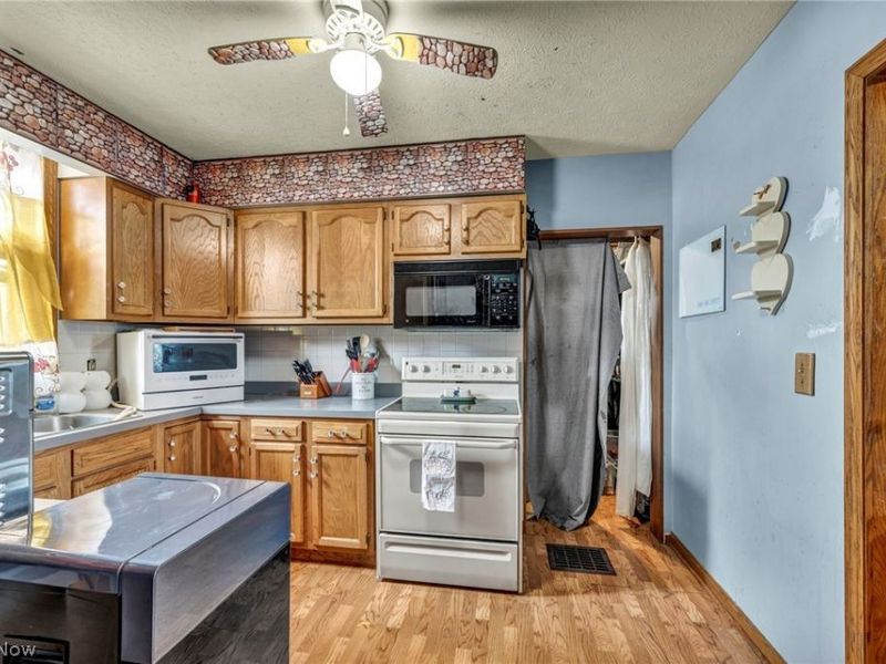 1815 Walden Avenue NW, Canton, OH 44709 Photo 12