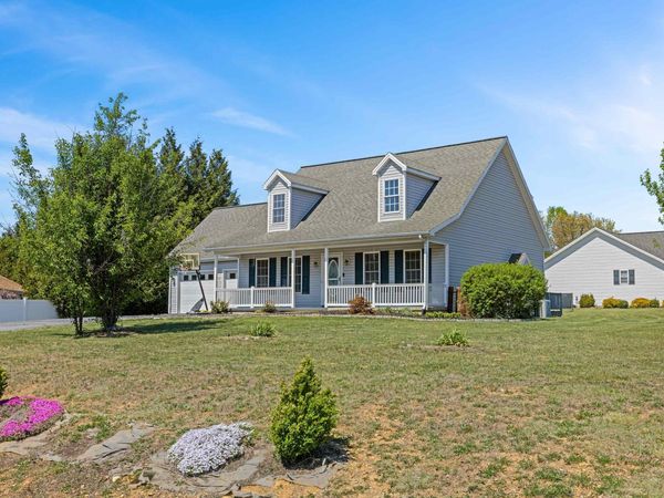 98 WOODSIDE DR, WAYNESBORO, VA 22980