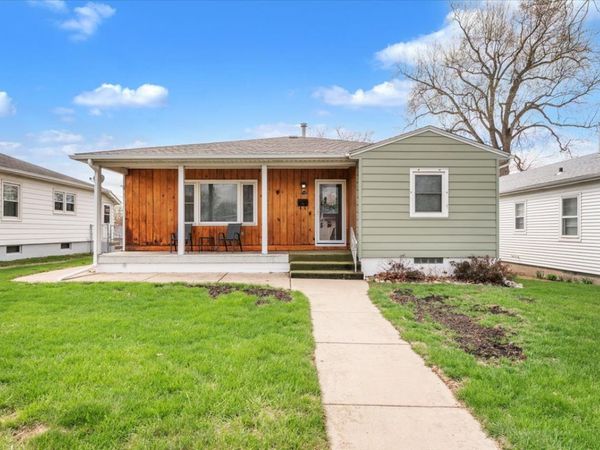 2122 N Lincoln Avenue , Davenport, IA 52084
