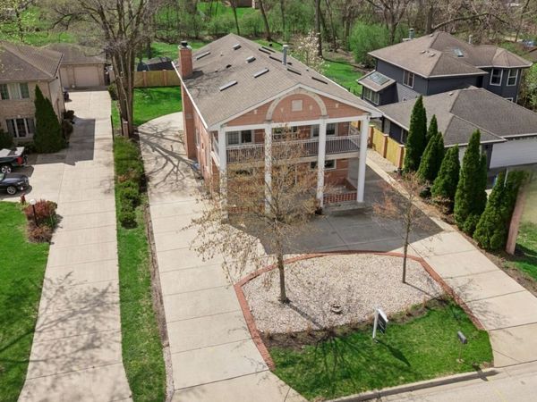 9807 W 57th Street, Countryside, IL 60525